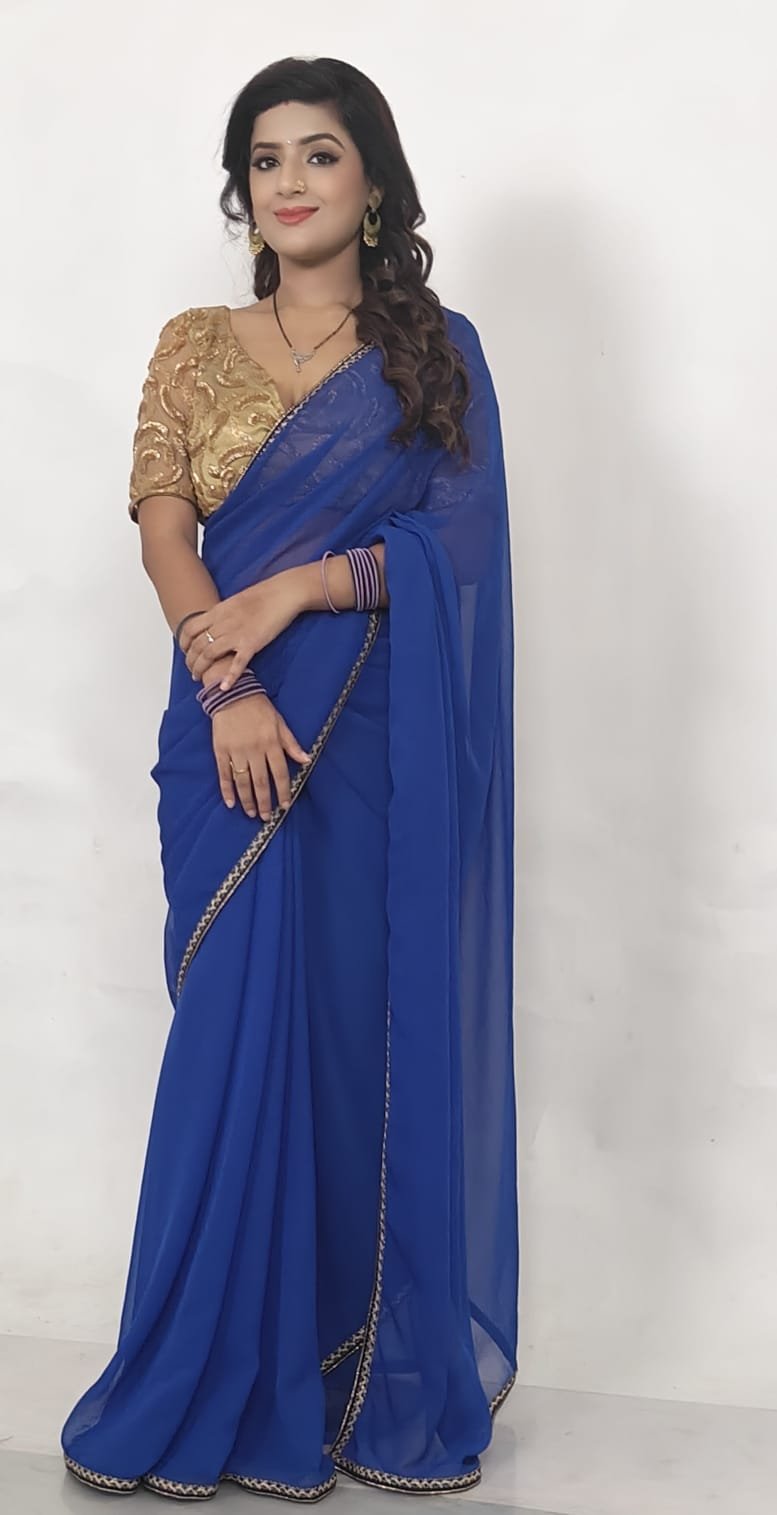 Ayushi Bhowmick — studio portrait 04