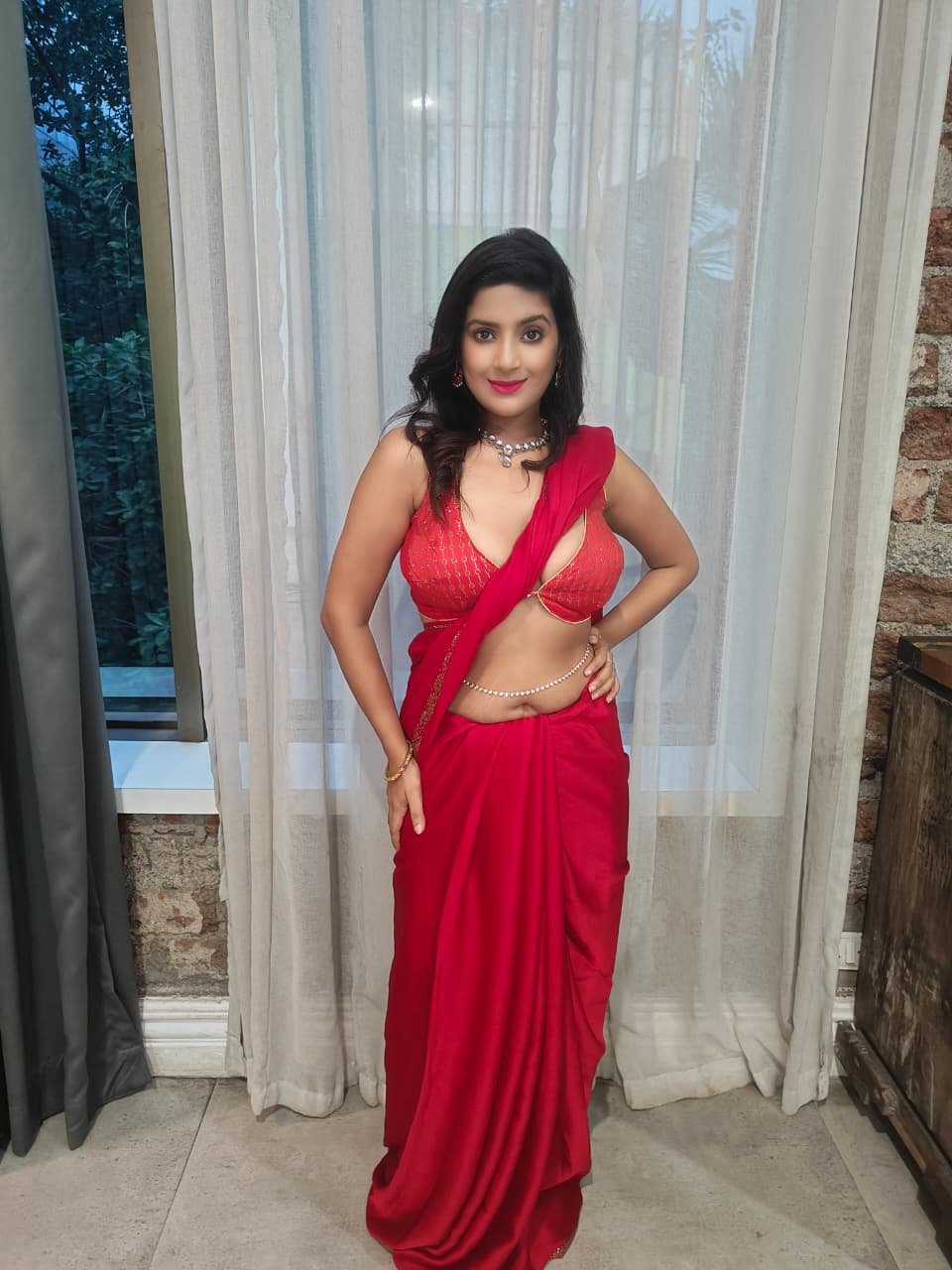 Ayushi Bhowmick — on-set capture 06