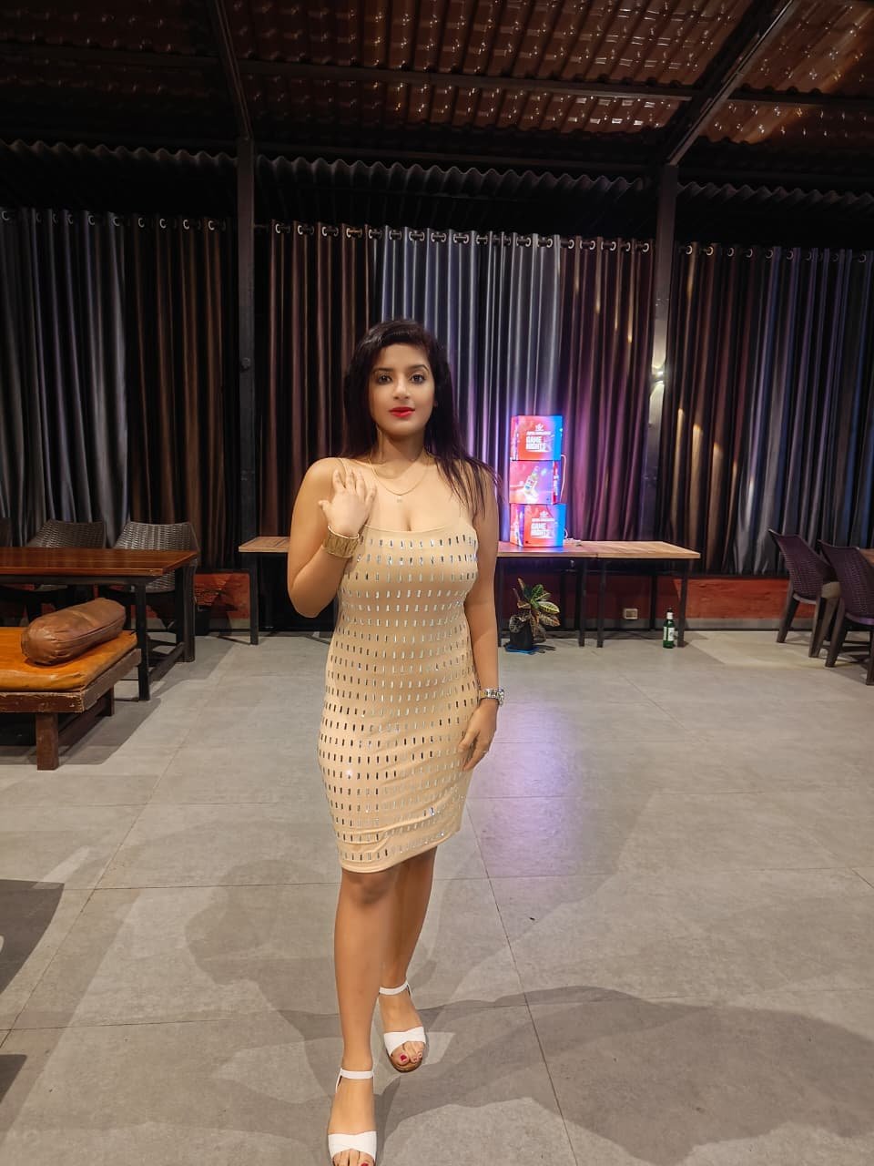 Ayushi Bhowmick — studio portrait 02